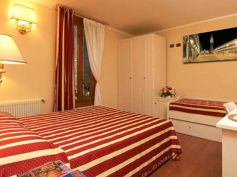 Room, Venice Resorts, Venice