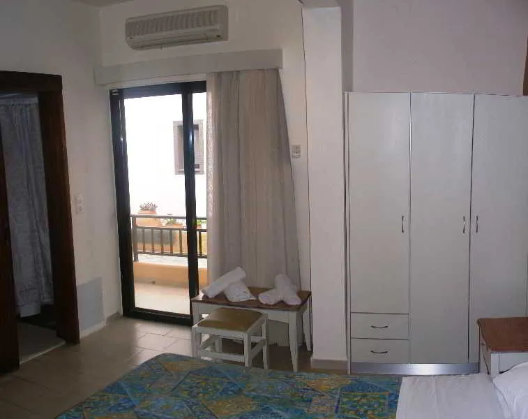 Room, Camelia Studios Apartments, Crete