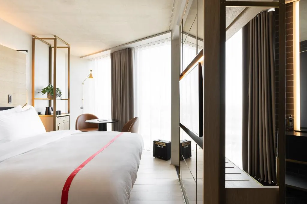 Double or Twin STANDARD Room, Ruby Emma Hotel Amsterdam by IHG, Amsterdam