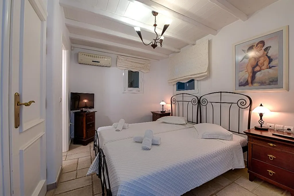 SUITE SUPERIOR POOL VIEW Room, Mykonian Iros, Mykonos