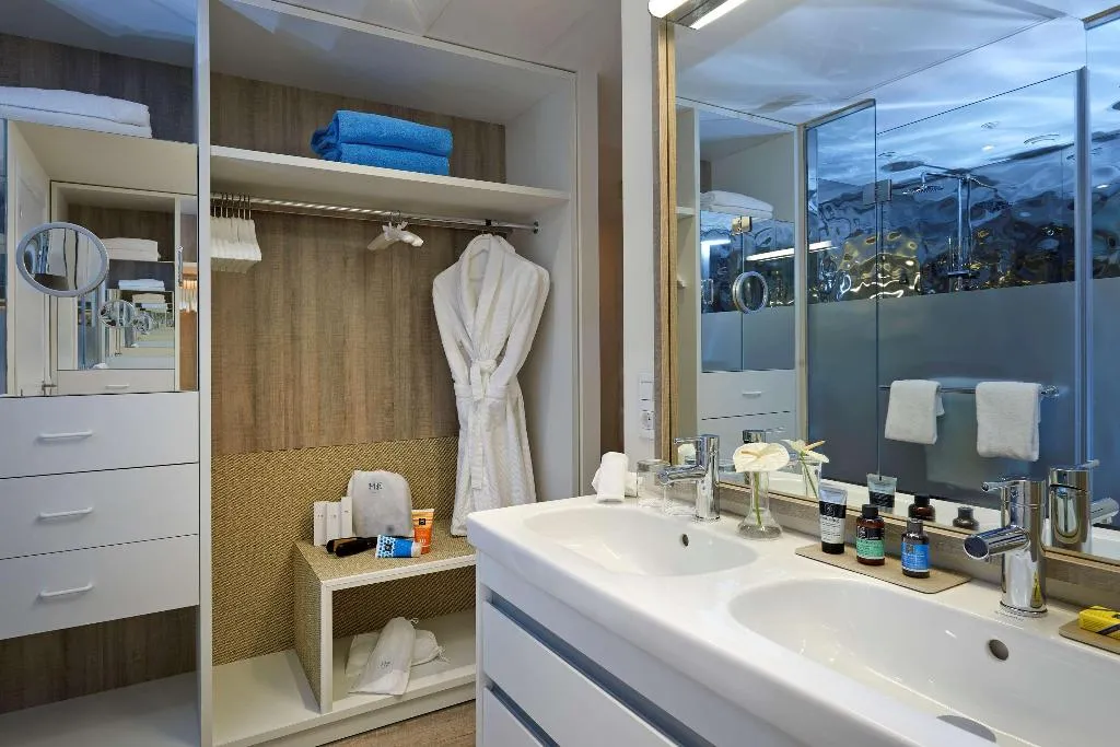 SUITE WITH PRIVATE POOL Room, ME Ibiza, Ibiza