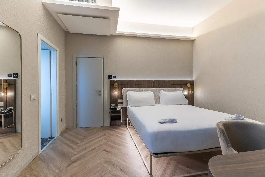 QUADRUPLE STANDARD Room, Hotel Raffaello, Sure Hotel Collection by Best Wes, Rome