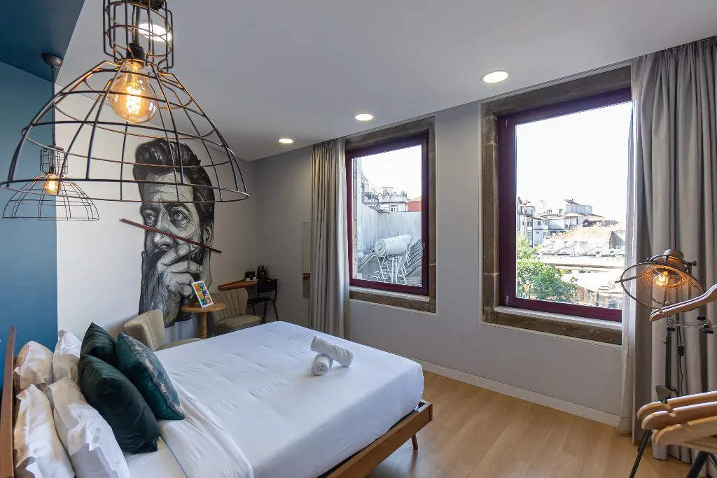 DOUBLE DELUXE Room, Selina Porto, Porto