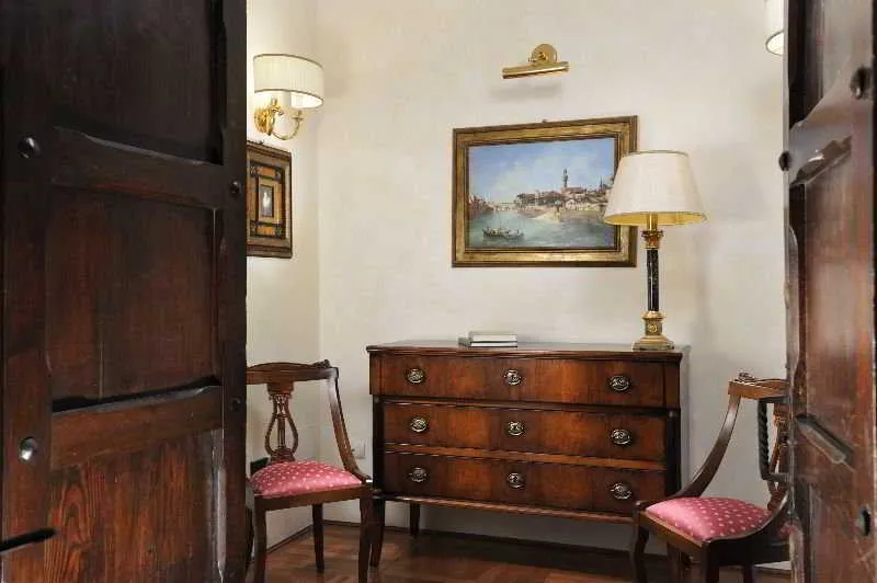 Room, Art and Luxury Apartment, Florence
