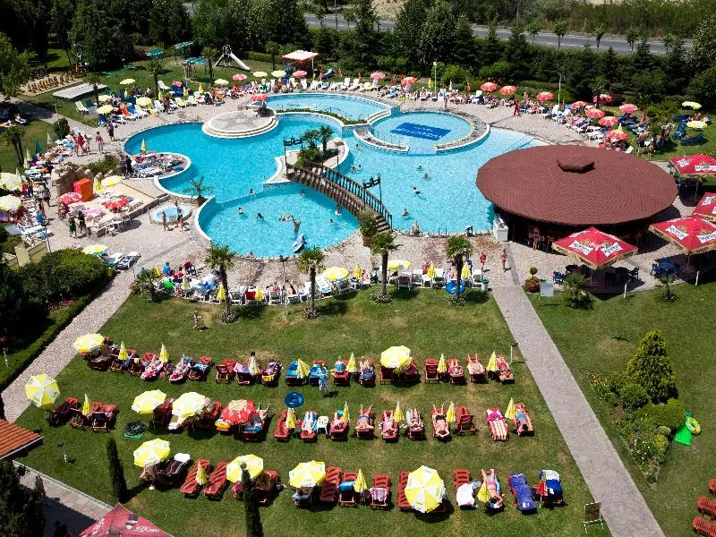 Pool, Hrizantema, Bourgas