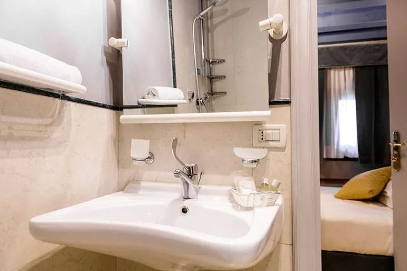 SINGLE CLASSIC Room, Tiziano, Venice