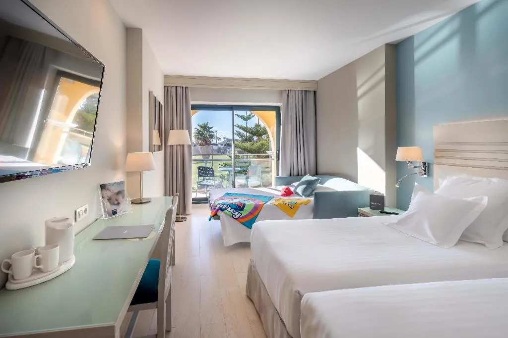 FAMILY ROOM SUPERIOR Room, Barcelo Costa Ballena, Costa De La Luz