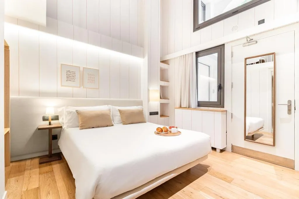SUITE STANDARD Room, Casa Bella Gracia, Barcelona