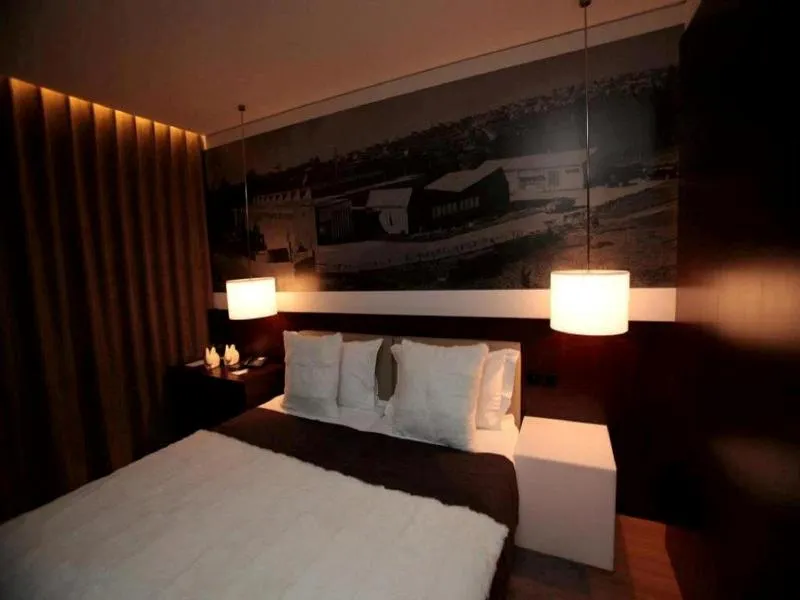Room, Golden Tulip São João da Madeira, Porto