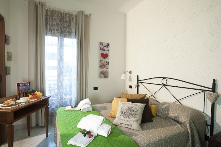 B&B Elena, Naples