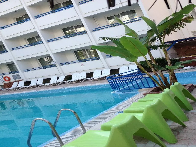 Pool, Sesin, Dalaman