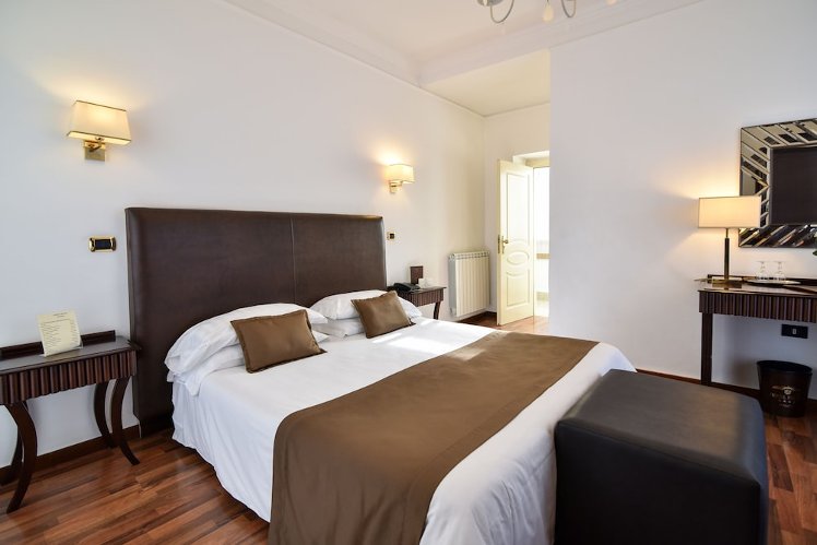 Hotel Palma, Naples