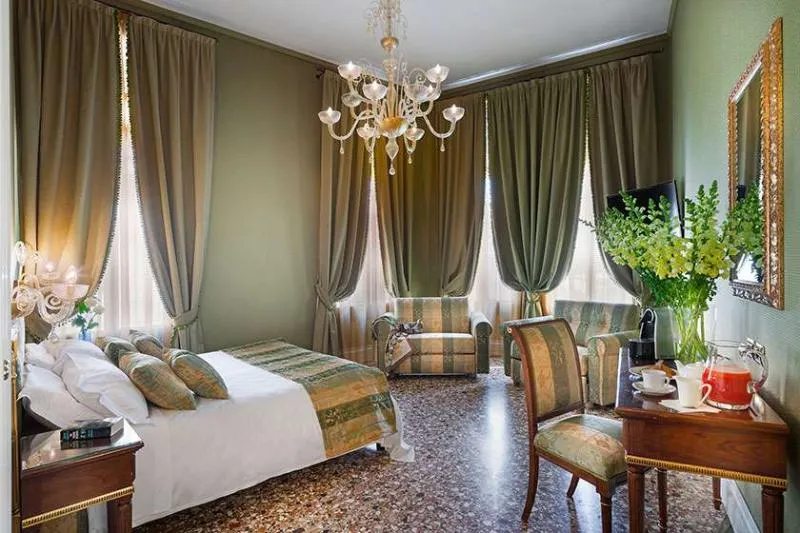 SUITE CANAL VIEW Room, Ca Gottardi, Venice