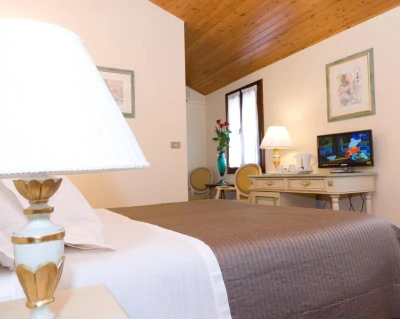 General view, Hotel Antica Fenice, Venice