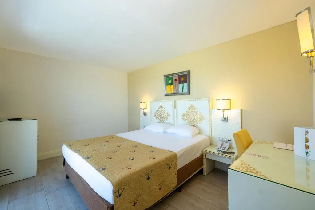 DOUBLE SIDE SEA VIEW Room, Crystal Admiral Aqua Collection, Antalya