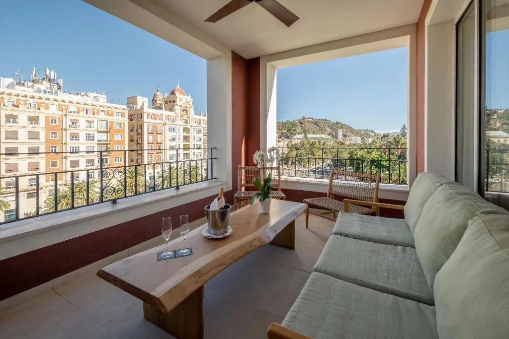 JUNIOR SUITE KING SIZE BED Room, Only YOU Hotel Málaga, Costa Del Sol