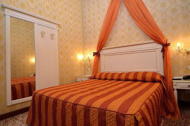 DOUBLE CLASSIC Room, Locanda La Corte, Venice