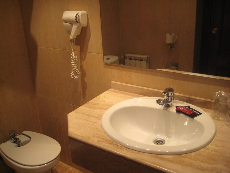 TRIPLE STANDARD Room, Victoria, Andalucia