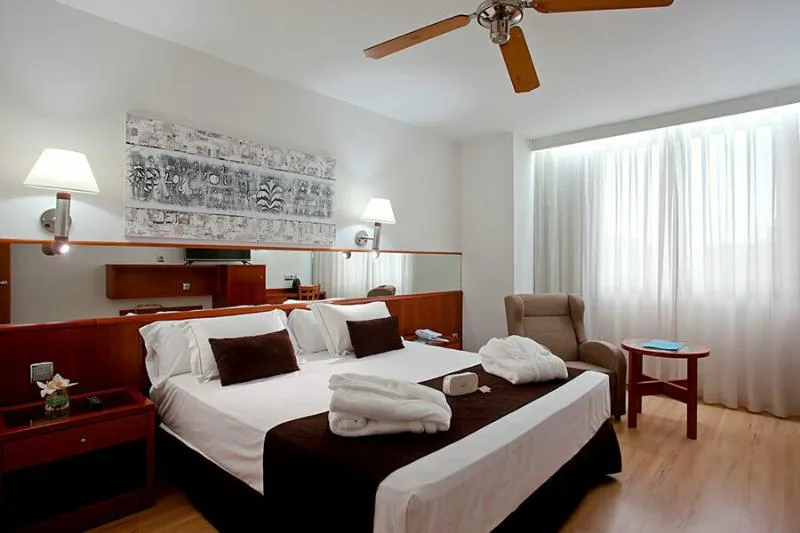 DOUBLE SUPERIOR Room, Ilunion Les Corts Spa, Barcelona
