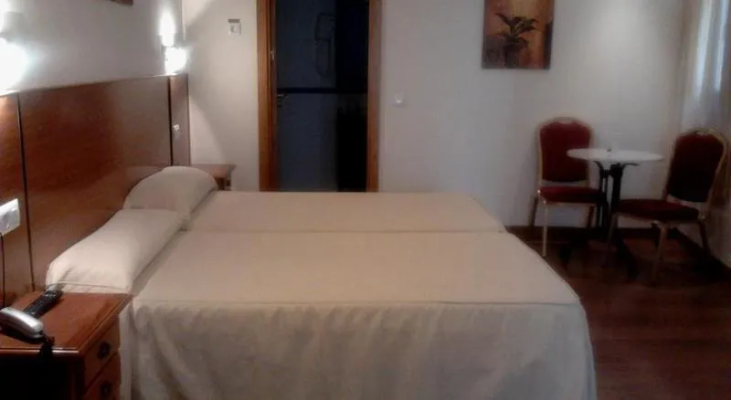 DOUBLE WITH DOUBLE BED Room, Eurico, Madrid