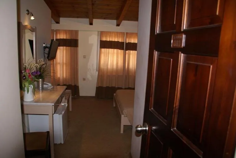 Room, Yria, Zante