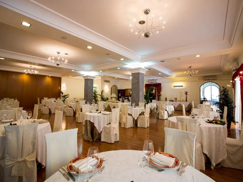 Restaurant, Garden, Perugia