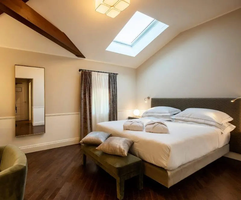 DOUBLE CLASSIC Room, Villa Soligo - Small Luxury Hotels of the World, Venice