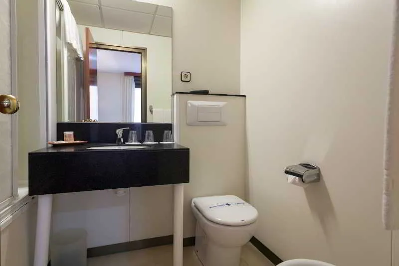 Room, Condal, Barcelona