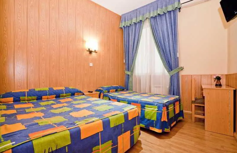 TRIPLE STANDARD Room, Oporto, Madrid