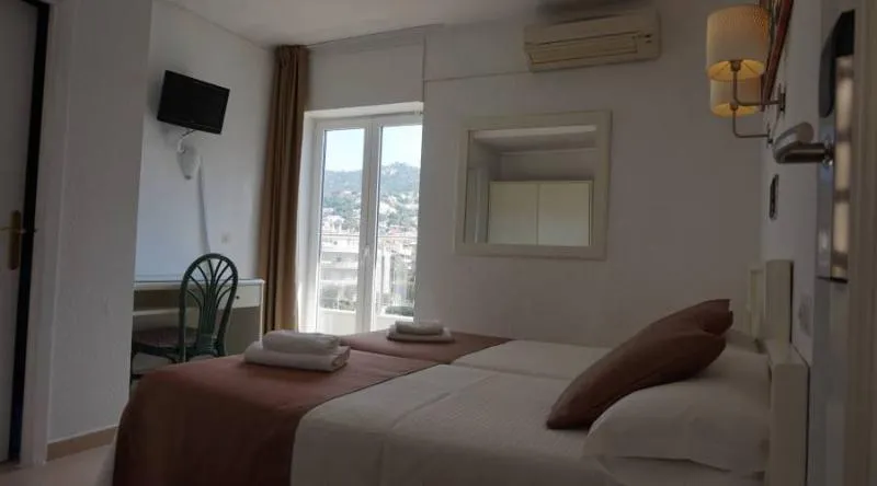 QUADRUPLE STANDARD Room, Hermes, Costa Brava