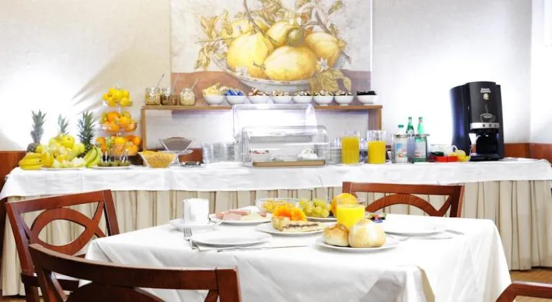 Restaurant, Hotel Lloyd Roma, Rome