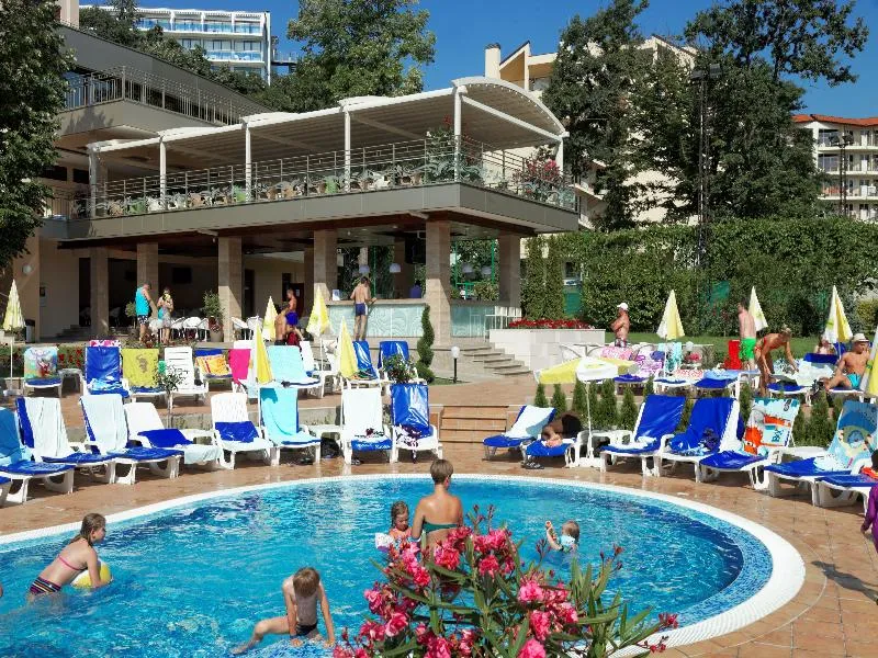 Pool, Kristal, Varna