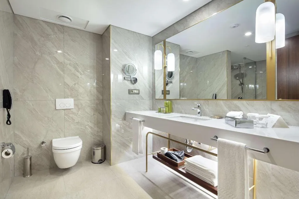 SUITE KING SIZE BED Room, Doubletree Hilton Antalya City Centre, Antalya
