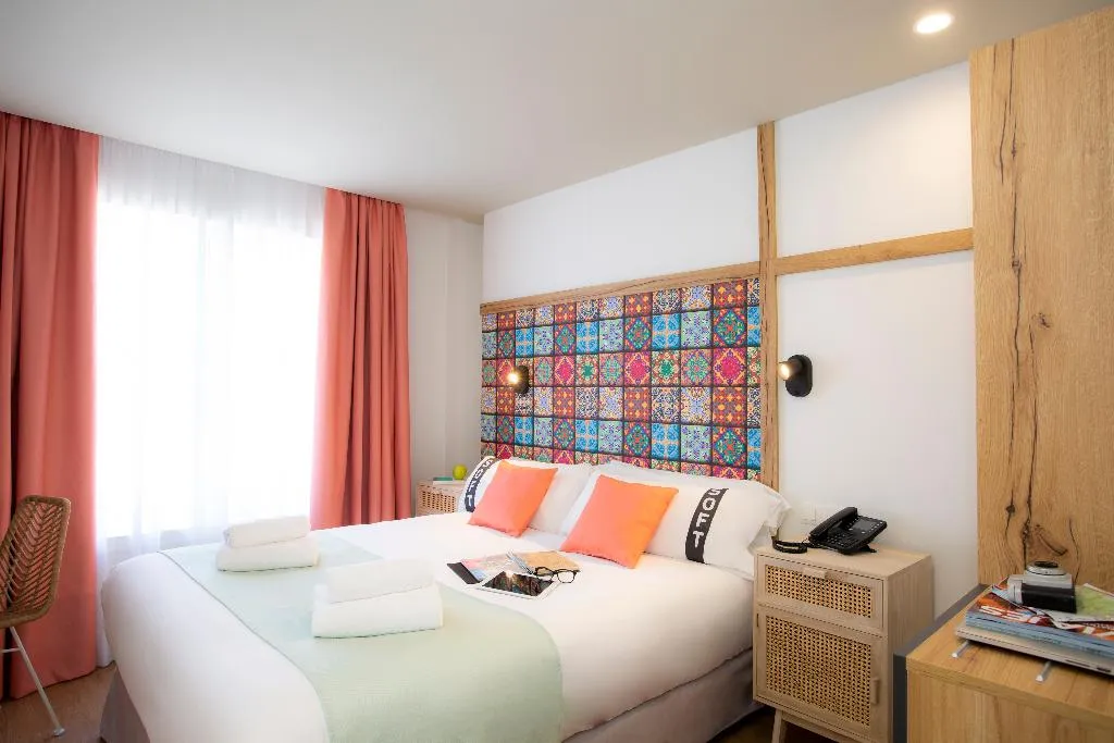 DOUBLE STANDARD Room, Casual Raizes Porto, Porto