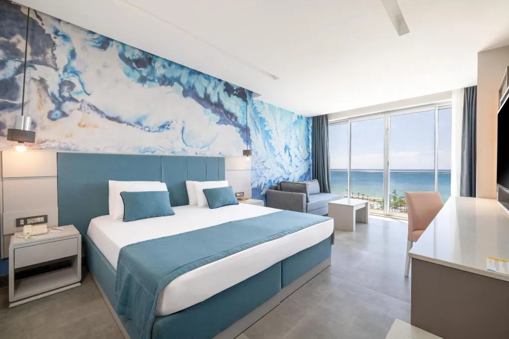 DOUBLE PARTIAL SEA VIEW Room, Crystal Centro Pearl Collection, Antalya
