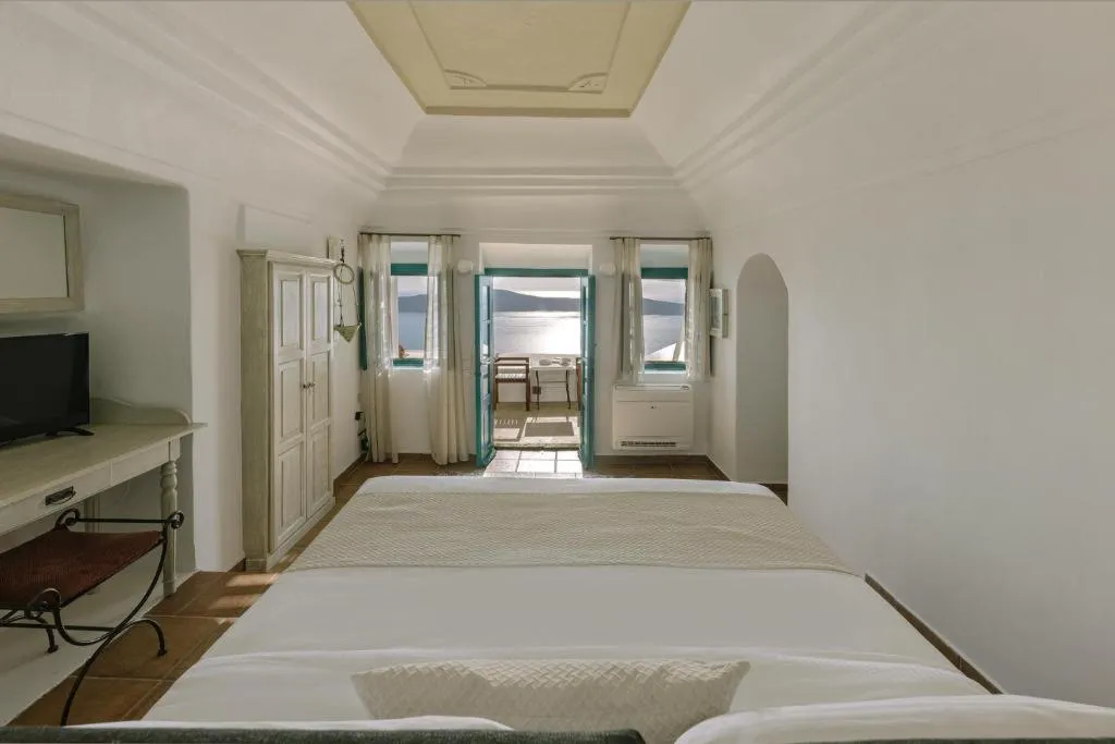STUDIO DELUXE Room, Afroessa Hotel, Santorini