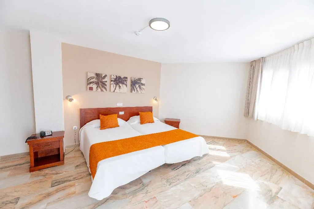 APARTMENT CAPACITY 7 THREE BEDROOMS Room, Vistasur, Tenerife