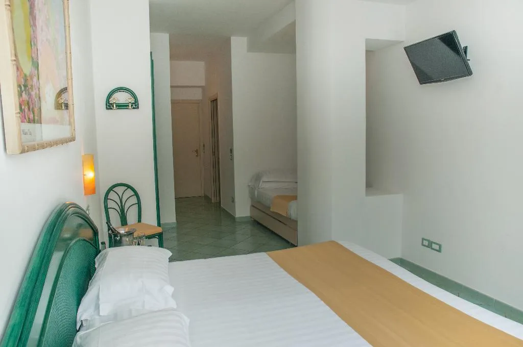 TRIPLE STANDARD Room, Borgo Romantica Resort & SPA, Naples