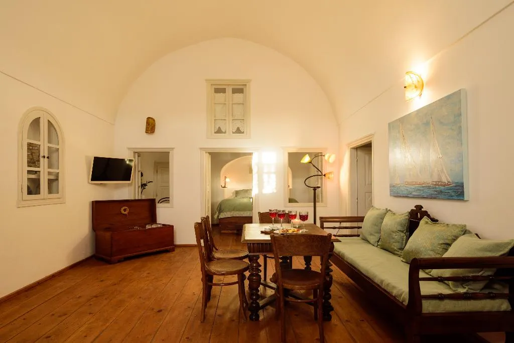 VILLA WITH JACUZZI Room, Fanari Villas, Santorini
