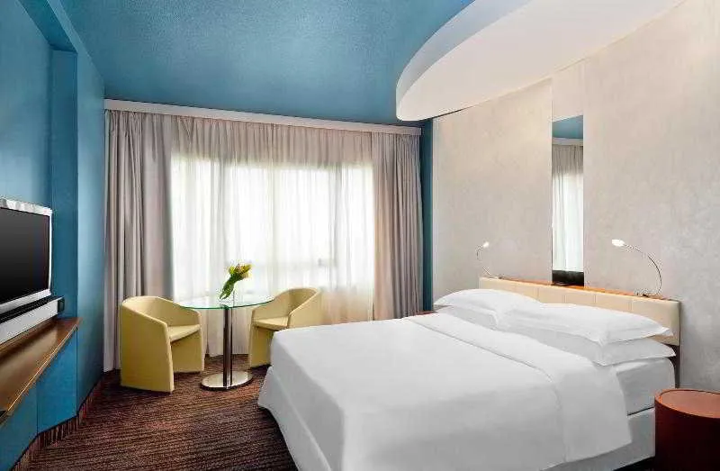 Room, Sheraton Padova Hotel & Conference Center, Venice