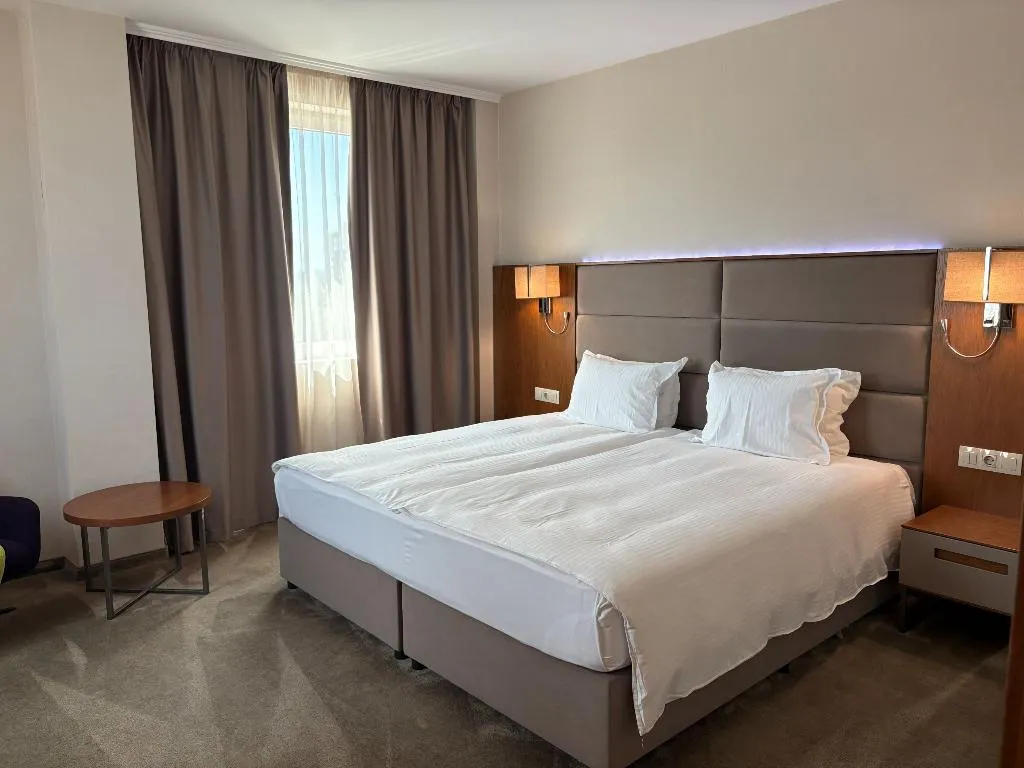SINGLE STANDARD Room, Golden Tulip Varna Hotel, Varna