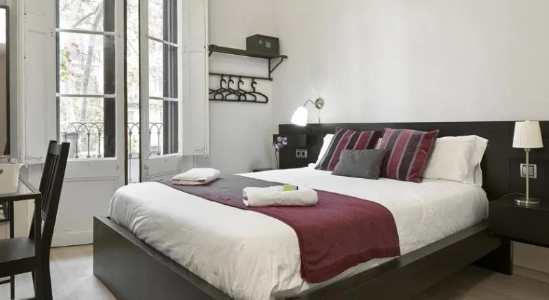 DOUBLE SUPERIOR Room, Hostal BruStar Gotic, Barcelona