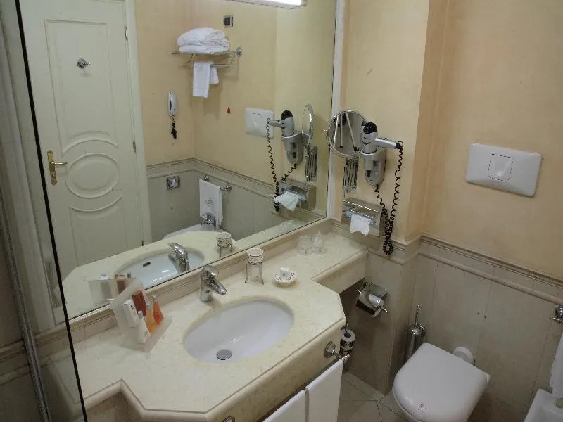 Double or Twin CLASSIC Room, Palazzo Alabardieri, Naples