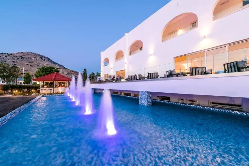 Pool, Belmare, Rhodes