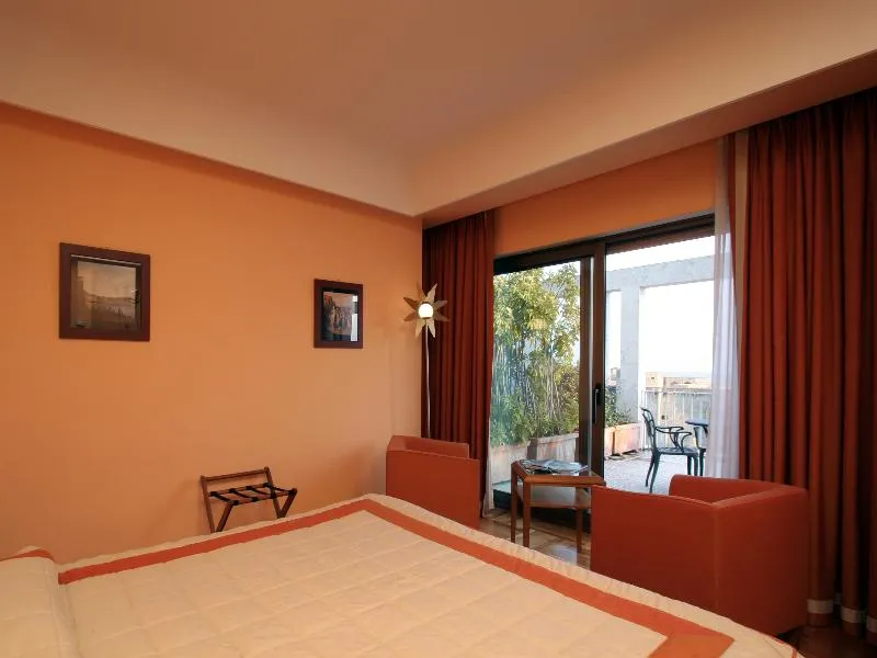 Double or Twin DELUXE Room, Royal Continental, Naples
