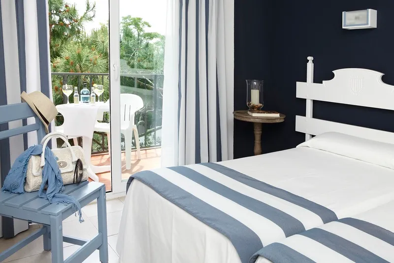 DOUBLE STANDARD Room, Els Pins, Costa Brava