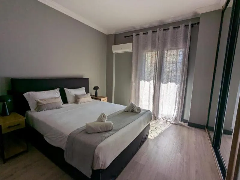 APARTMENT DELUXE TWO BEDROOM Room, Be My Guest Athens, Athens