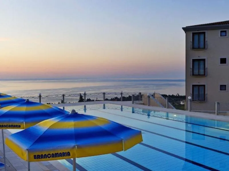 Pool, Brancamaria, Olbia