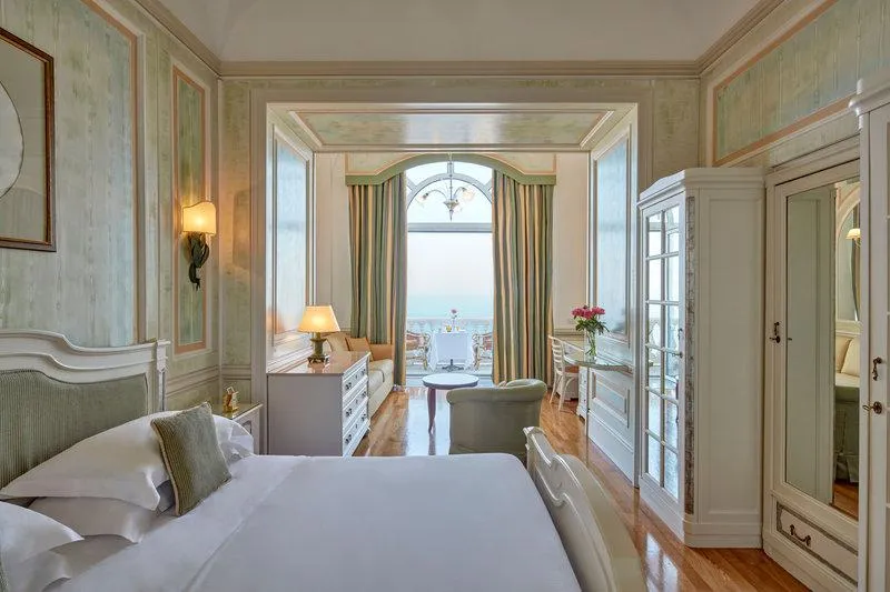 DOUBLE DELUXE Room, Grand Hotel Excelsior Vittoria Spa, Naples