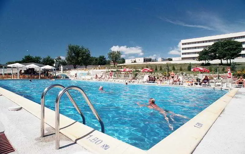 Pool, Alen Mak 7, Varna